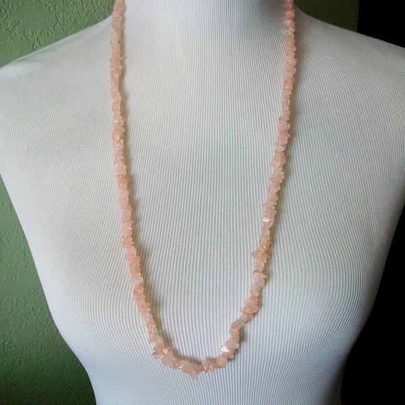Vintage Long Natural Rose Quartz Chip Necklace 30" - Picture 1 of 3